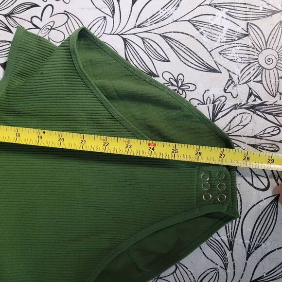 UNIIKSTUFF GREEN cutout ribbed bodysuit NWOT M/L stretchy - Picture 6 of 6